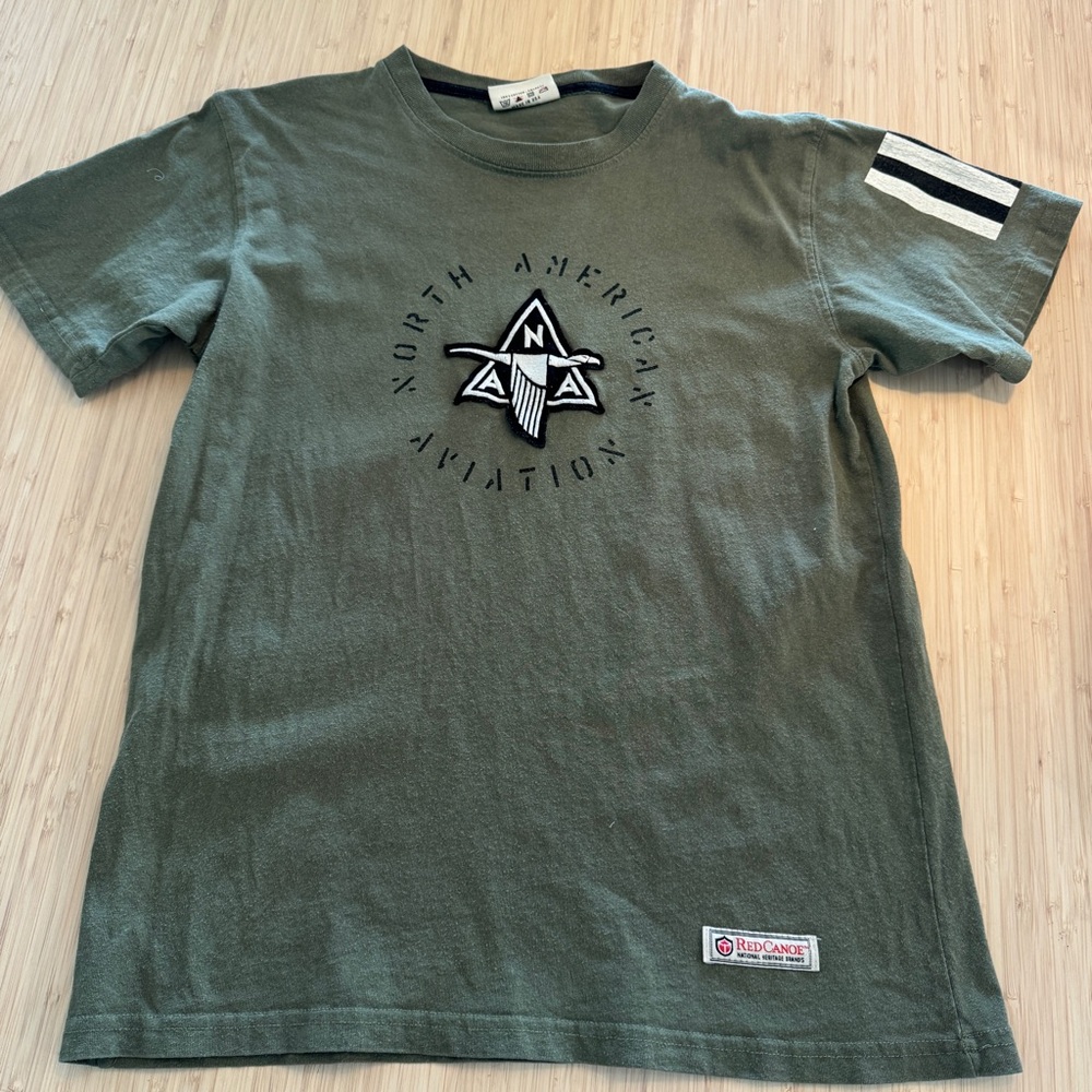 Red Canoe Made in the USA Small S Green North American Aviation T-Shirt